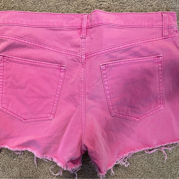 Gap pink Jean shorts size 32/14R - Picture 3 of 3
